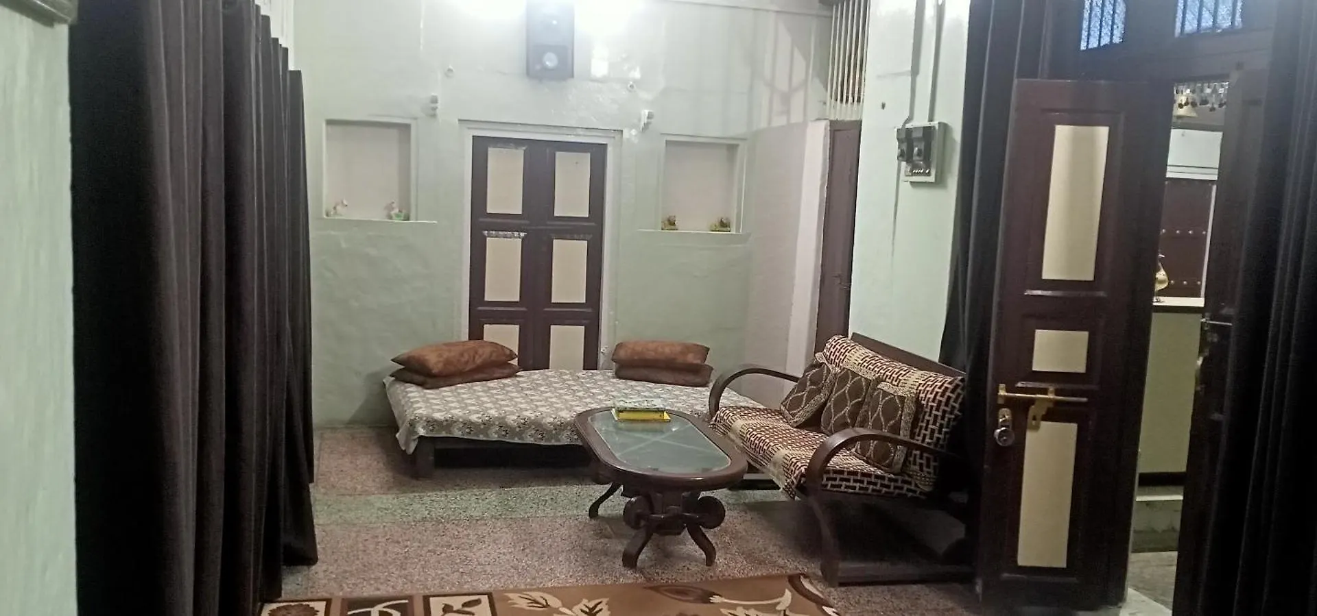 Feel Aesthetic Kashi Home Stay Varanasi Guest house